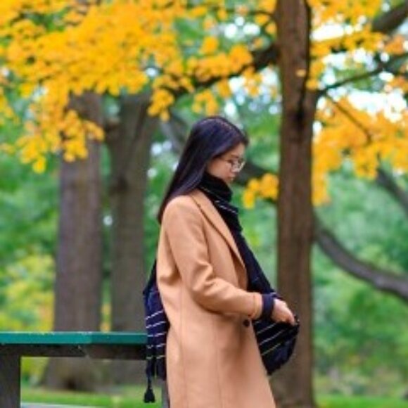 Meet your Posher, Anh - Picture 1 of 1